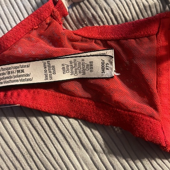 Bundle of VS Wireless Bra - Picture 3 of 6